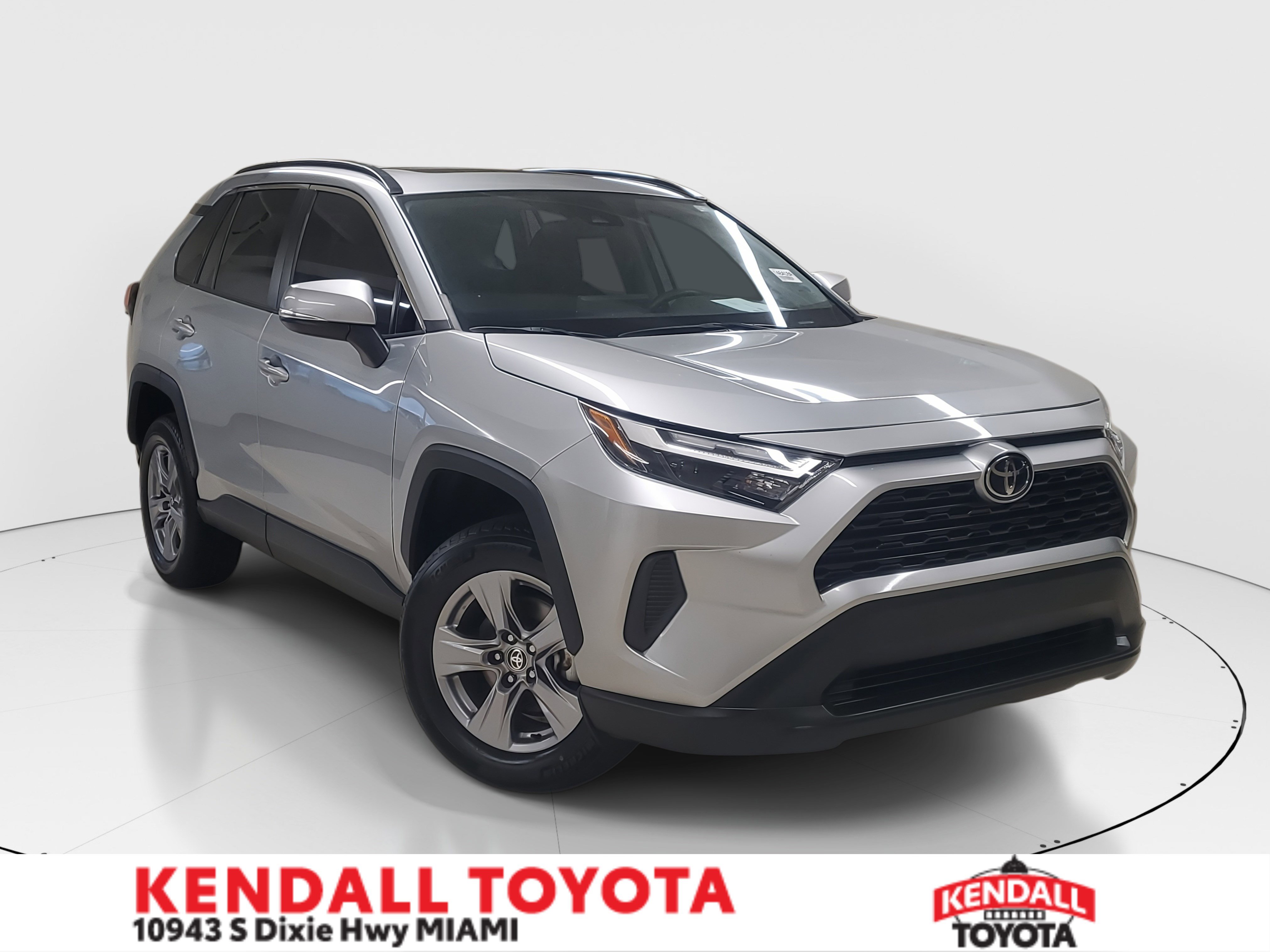 2022 Toyota RAV4 XLE's photo