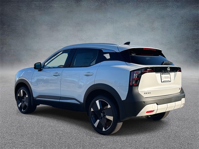 2026 Nissan Kicks SR photo 2
