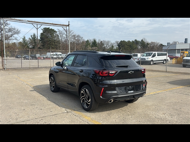 2025 Chevrolet Trailblazer RS photo 2