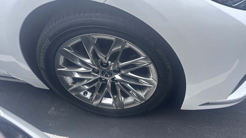 2021 Lexus LS 500 photo 4