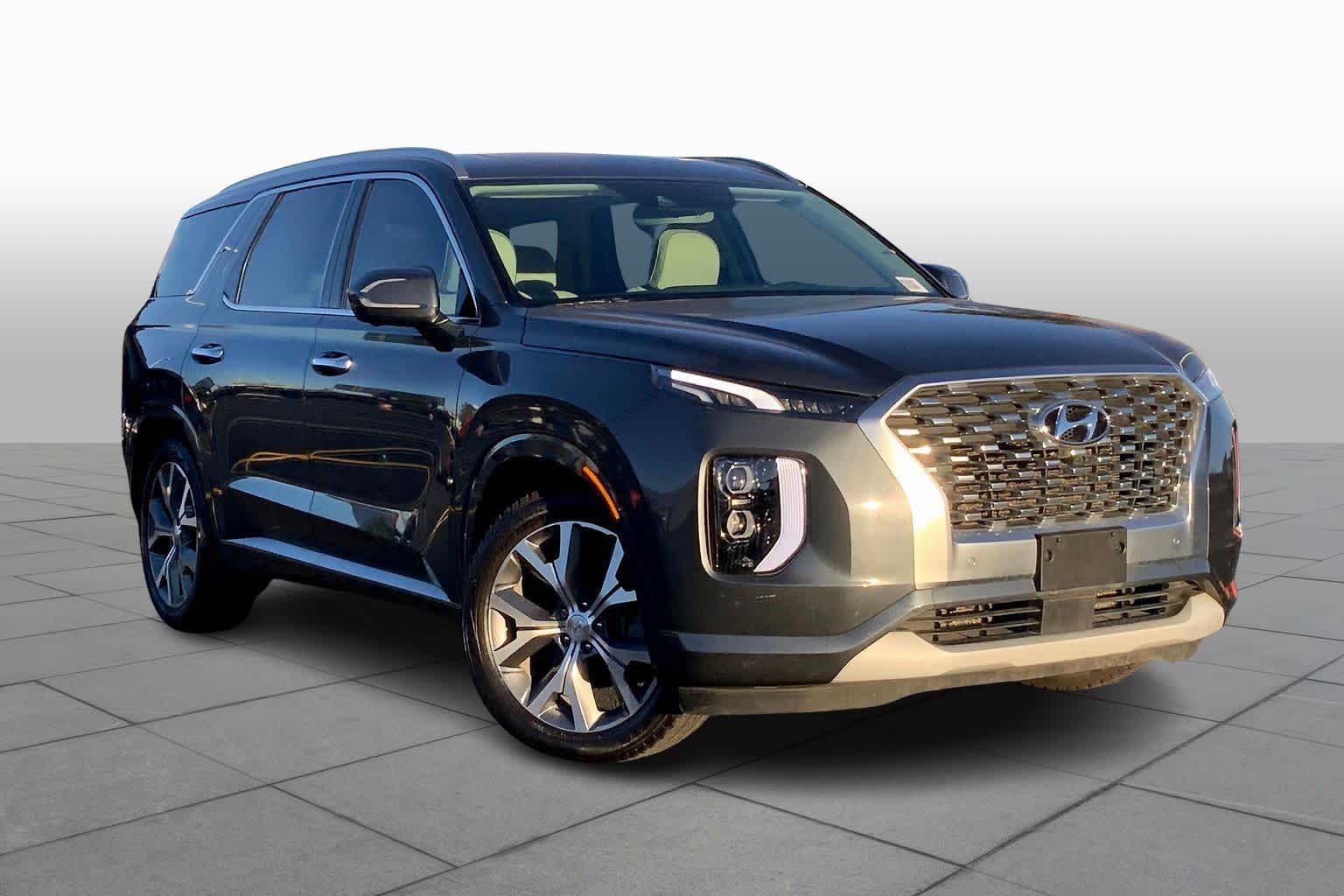 2022 Hyundai Palisade Limited photo 2