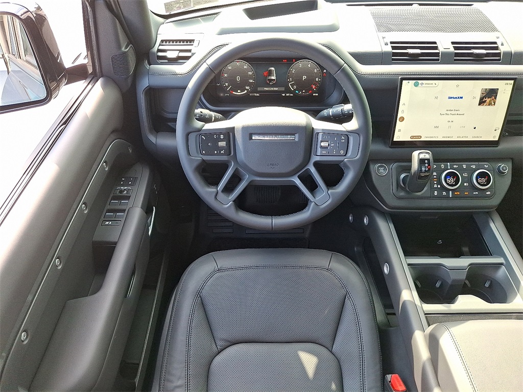 2025 Land Rover Defender 130 S photo 9