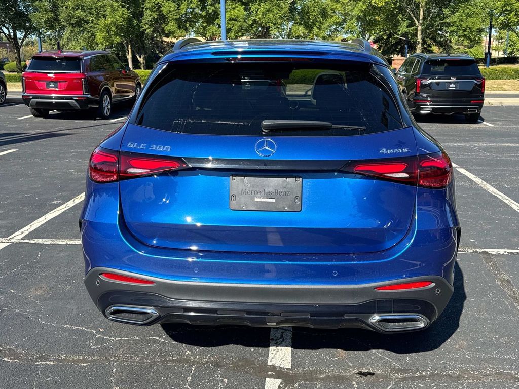 2023 Mercedes Benz GLC 300 4MATIC photo 4