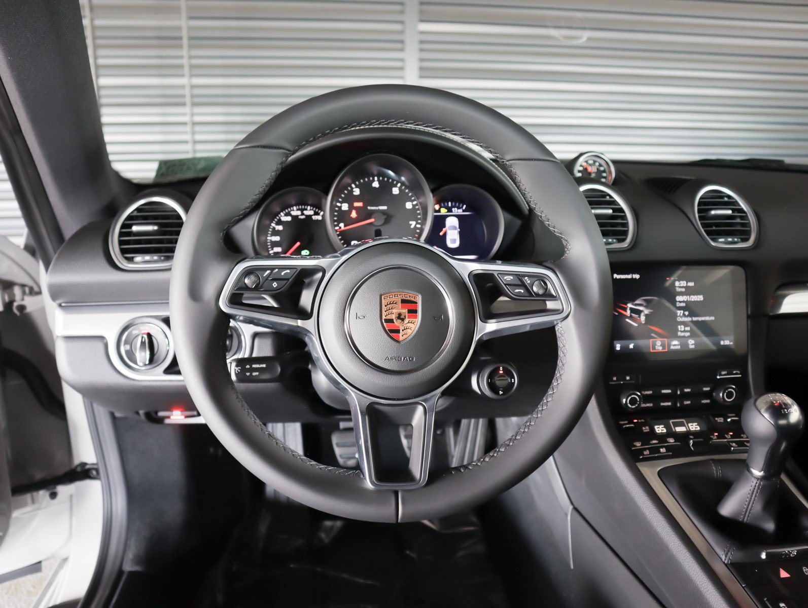 2025 Porsche Cayman photo 14