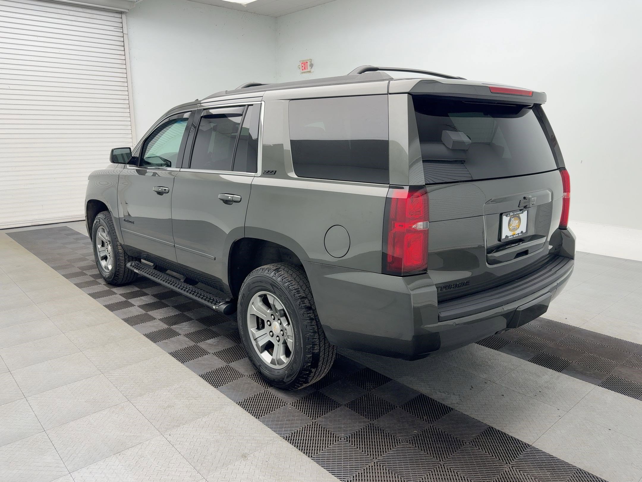 2019 Chevrolet Tahoe LT photo 2