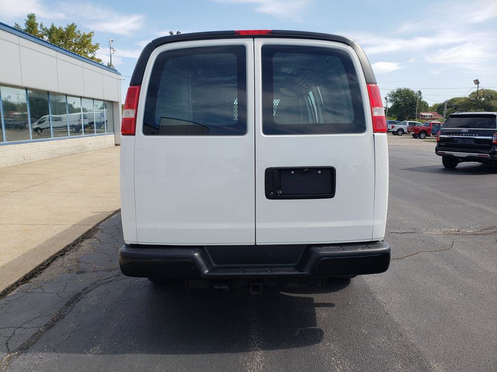 2017 Chevrolet Express 2500 Cargo photo 4