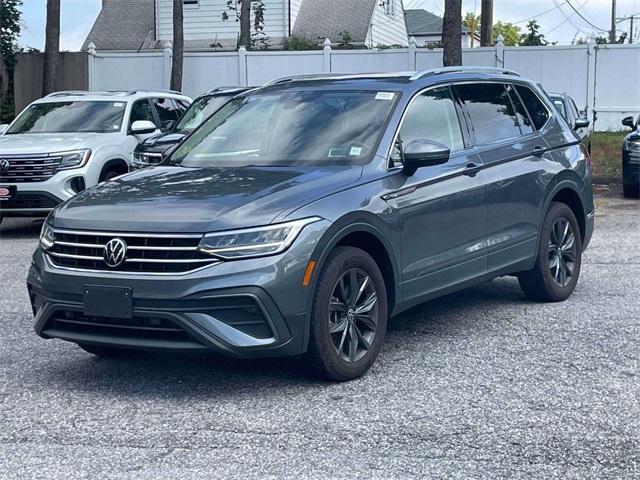 2023 Volkswagen Tiguan SE photo 2