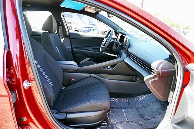 Used 2025 Red Hyundai SEL Sport image 10