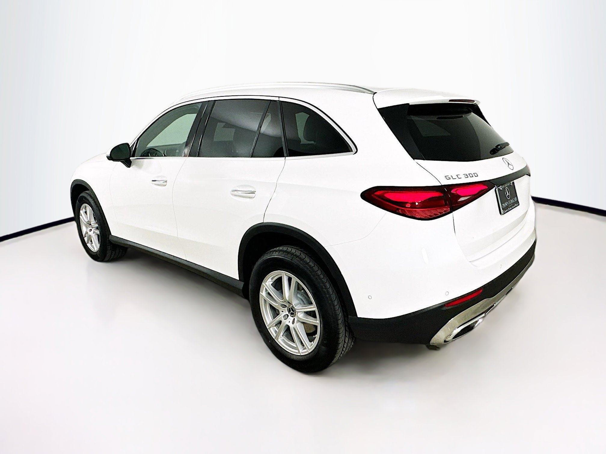 2025 Mercedes Benz GLC 300 4MATIC photo 4