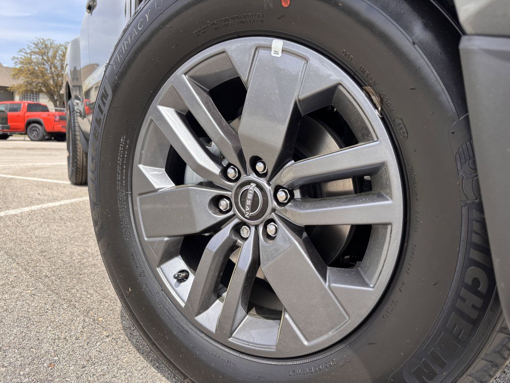 2025 Nissan Frontier SV photo 4