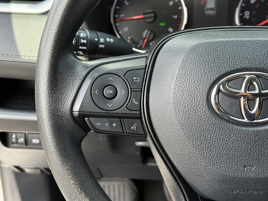 2021 Toyota RAV4 XLE photo 23