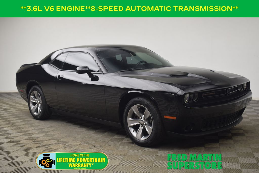 2019 Dodge Challenger SXT's photo