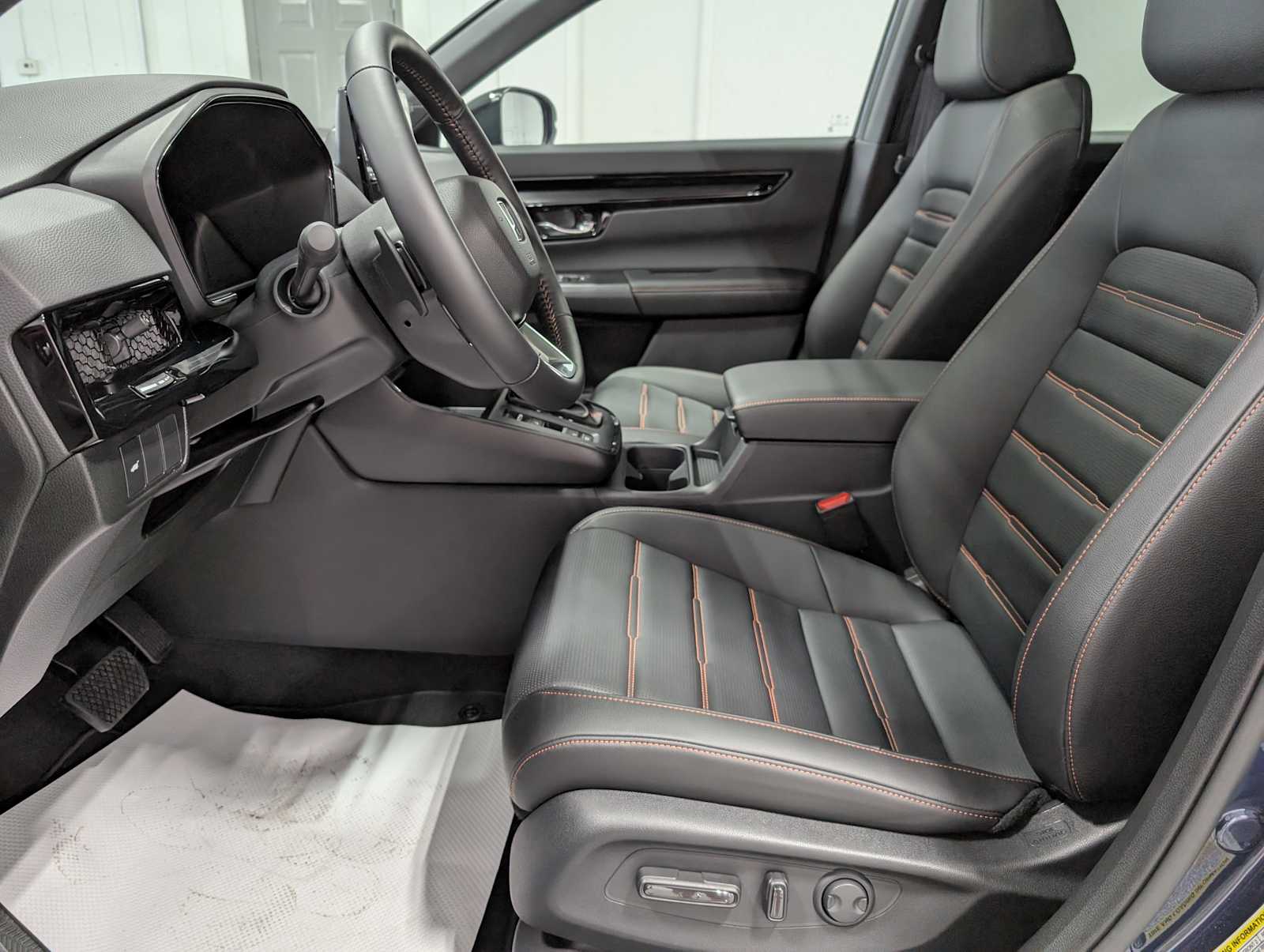2026 Honda CR-V Hybrid Sport Touring photo 3