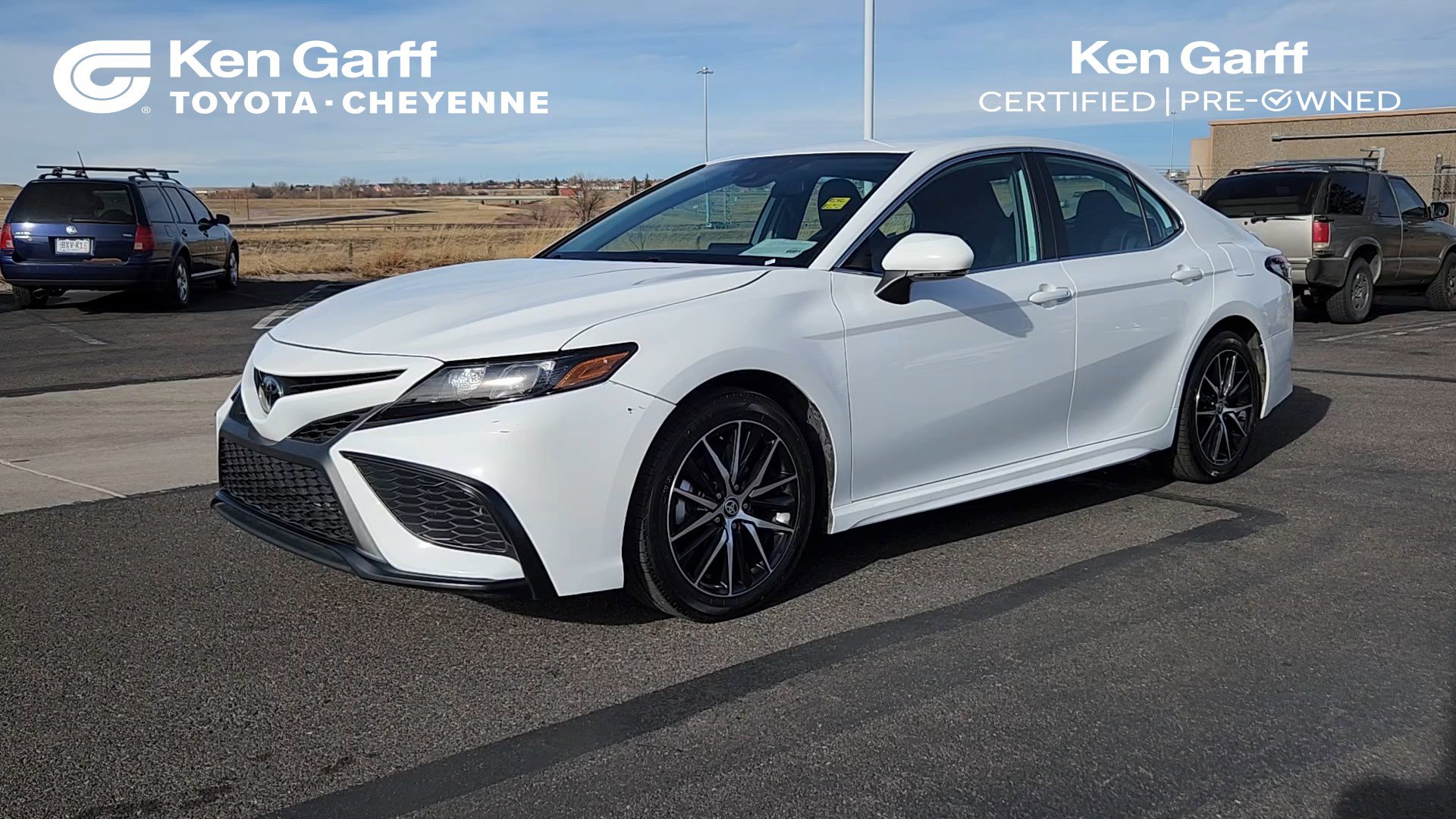 2024 Toyota Camry SE's photo