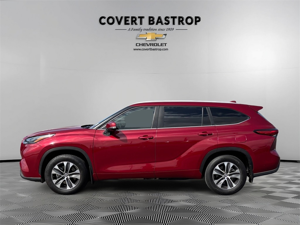 2023 Toyota Highlander XLE photo 2