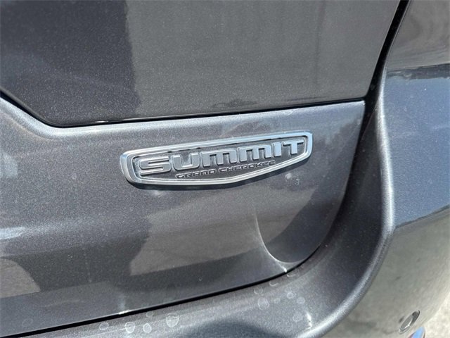 2022 Jeep Grand Cherokee Summit photo 4