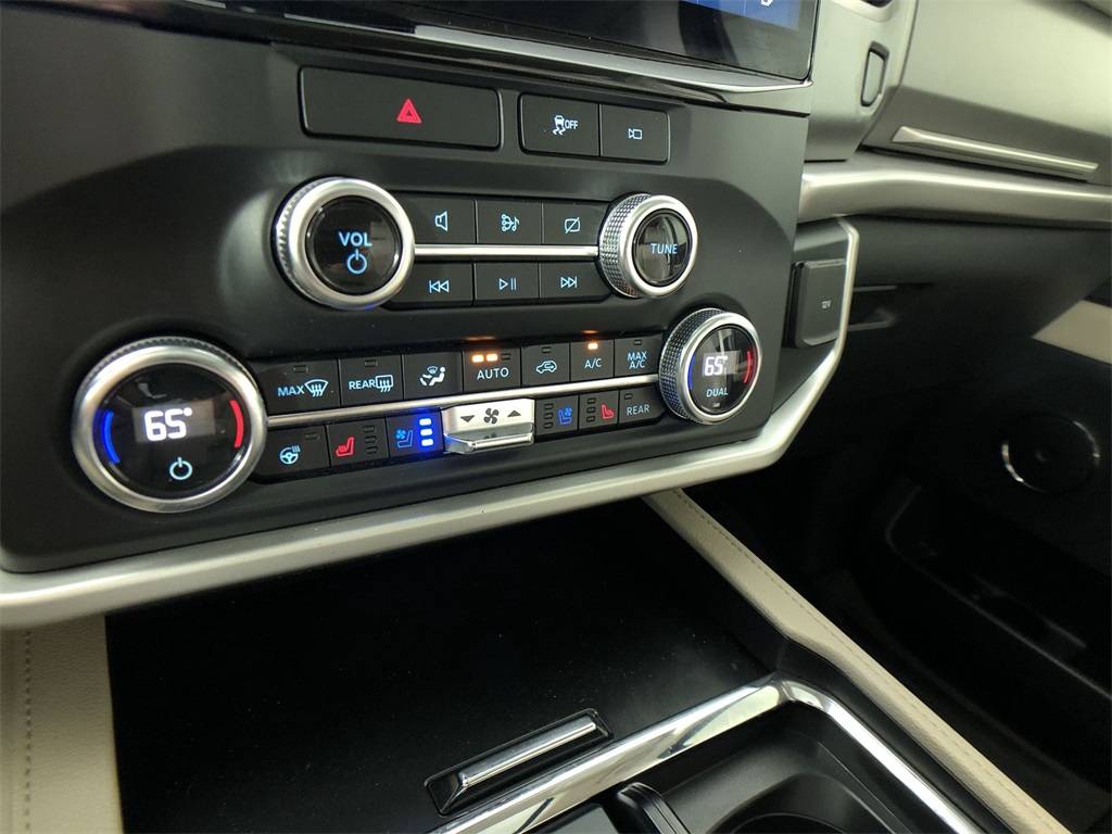 2022 Ford Expedition MAX XLT photo 14