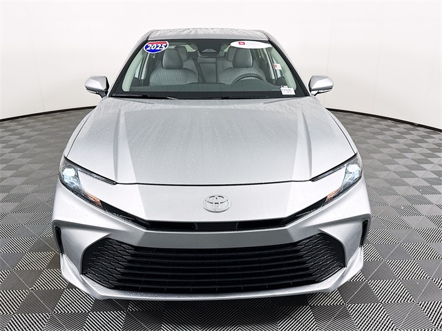2025 Toyota Camry LE photo 2