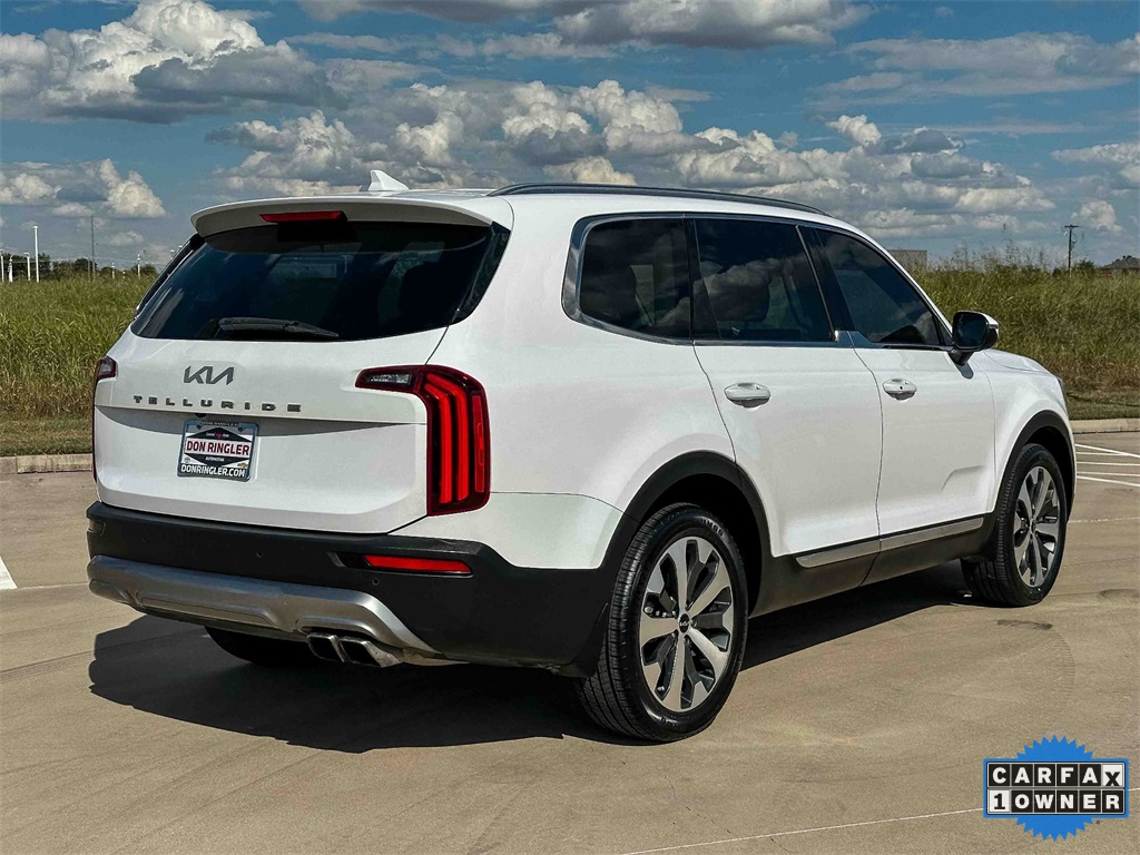 2022 Kia Telluride EX photo 2