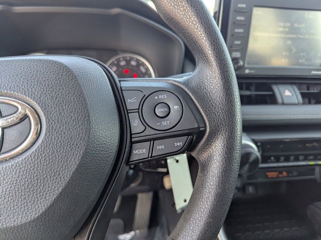2022 Toyota RAV4 LE photo 28