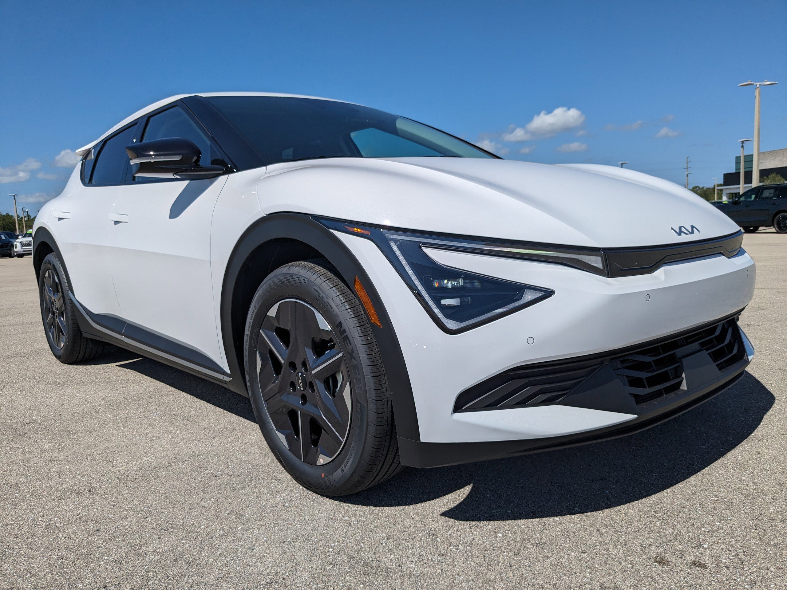 2025 Kia EV6 Light photo 2