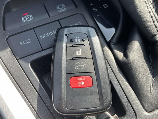 2023 Toyota RAV4 XLE Premium photo 28