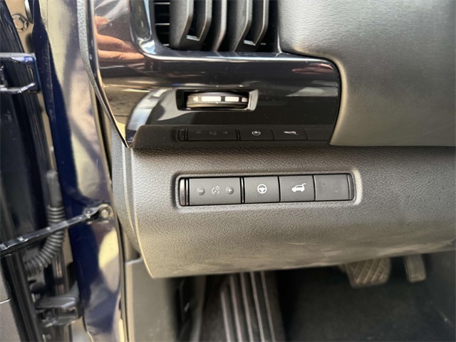 2023 Nissan Pathfinder SV photo 27