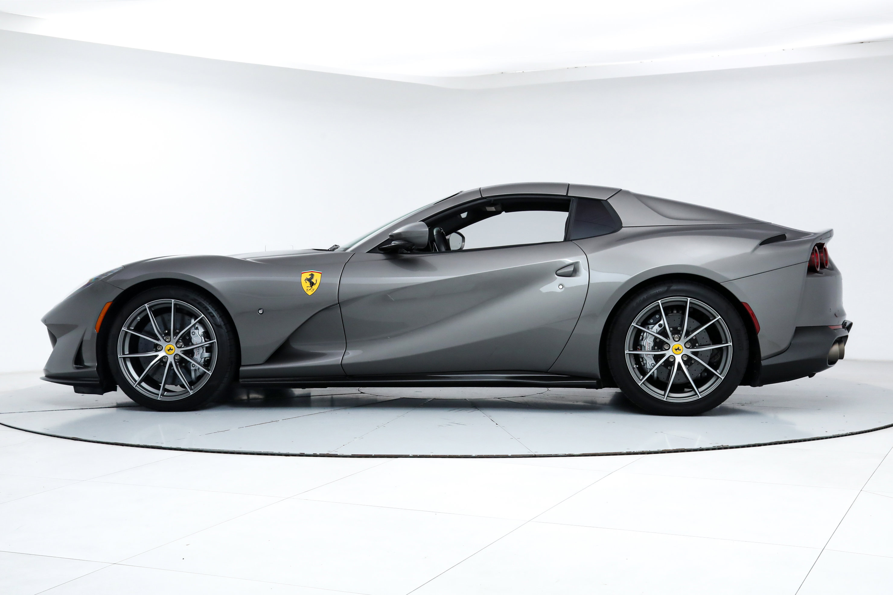 2022 Ferrari 812 GTS photo 7