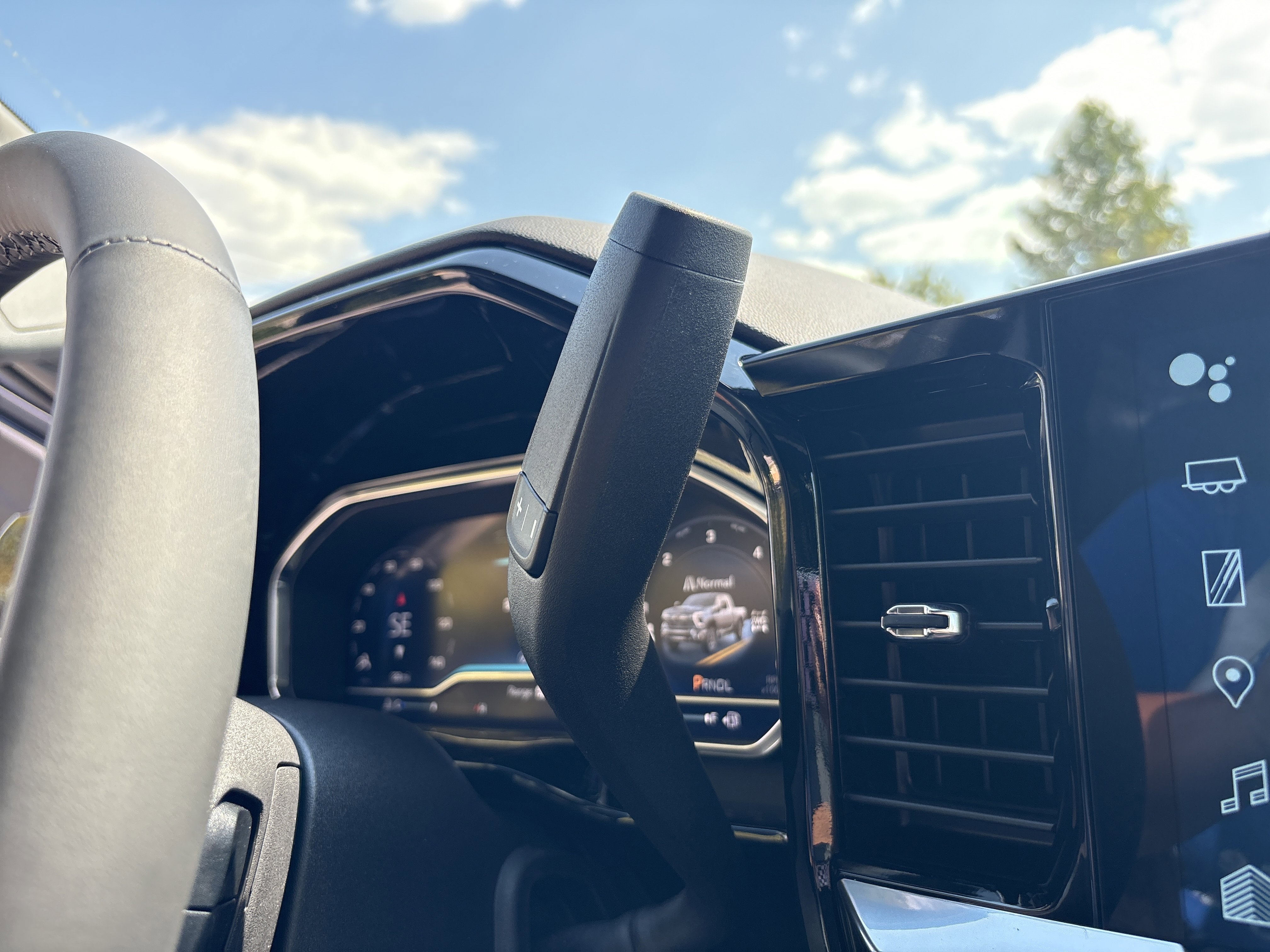 2025 Chevrolet Silverado 2500HD LTZ photo 2