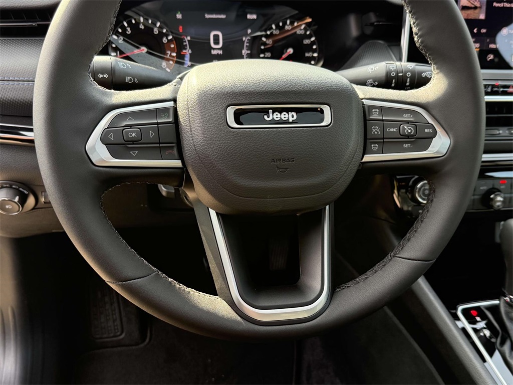 2025 Jeep Compass Limited photo 18