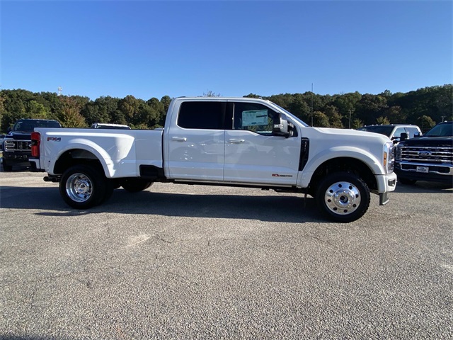 2026 Ford F-450 photo 2