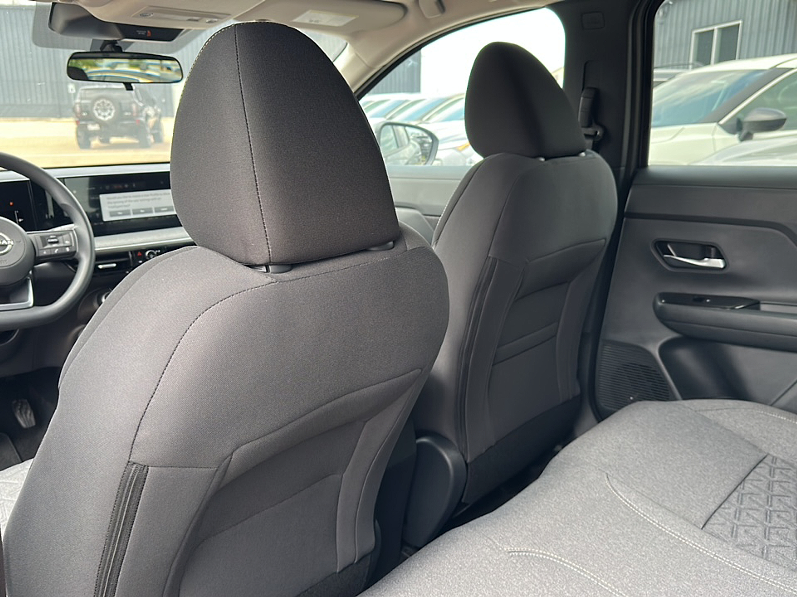 2025 Nissan Kicks SV photo 5