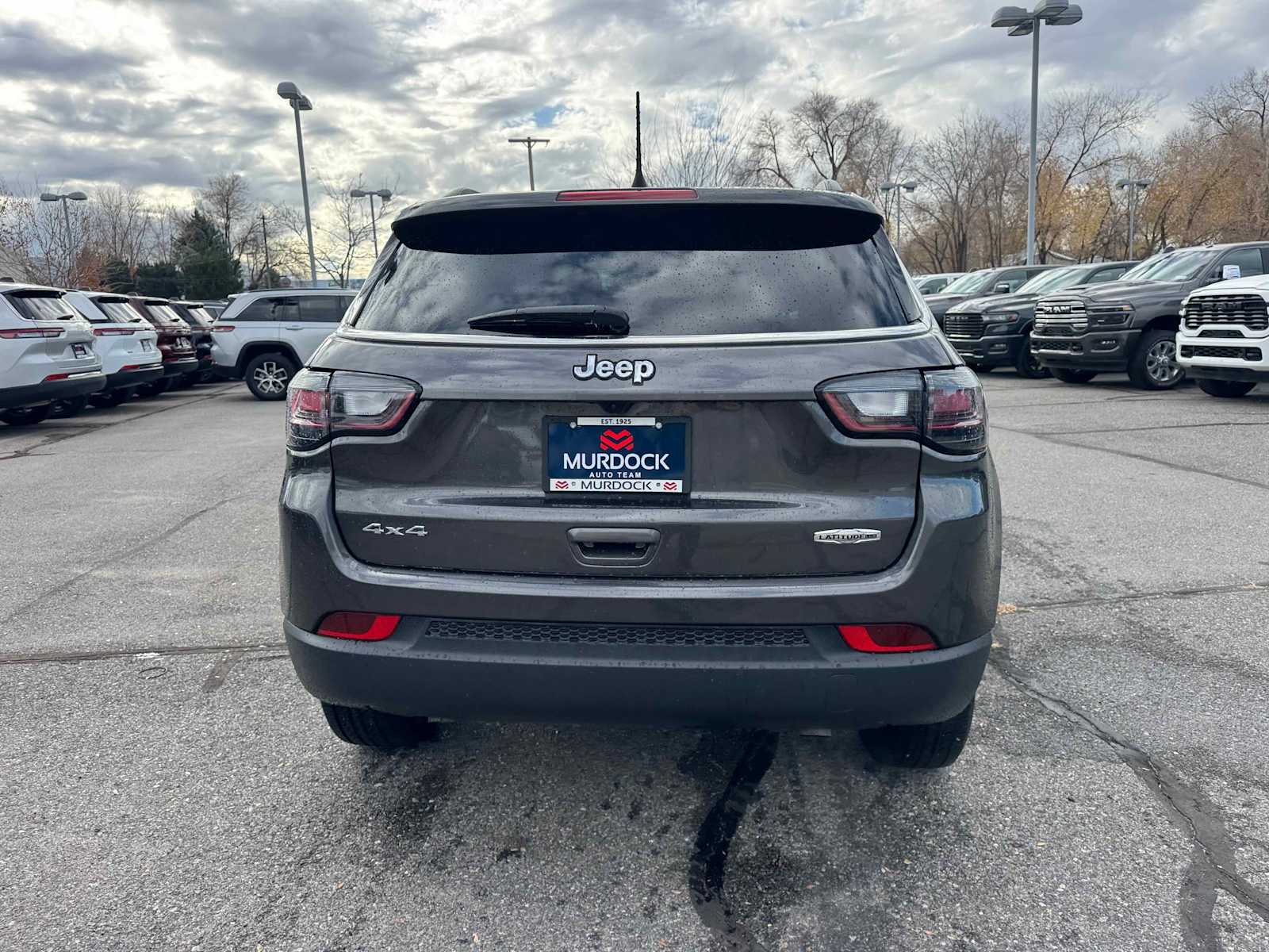 2023 Jeep Compass Latitude Lux photo 3