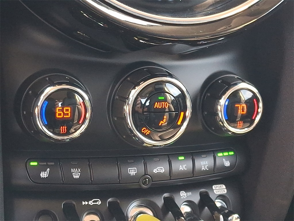2022 Mini Cooper SE Signature photo 16