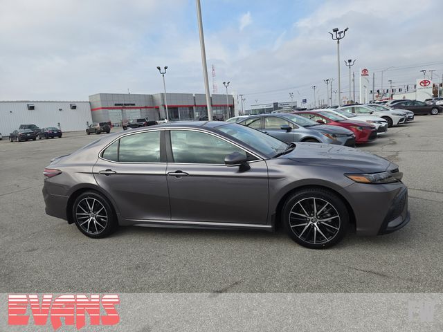 2024 Toyota Camry SE photo 2