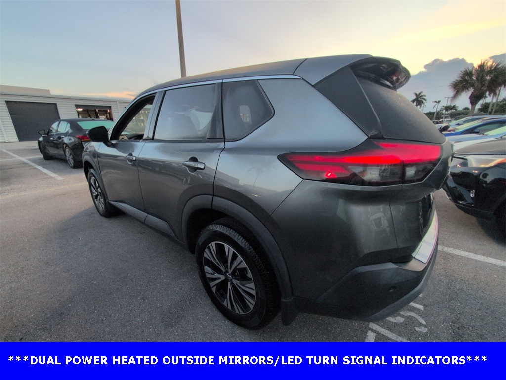 2021 Nissan Rogue SV photo 9