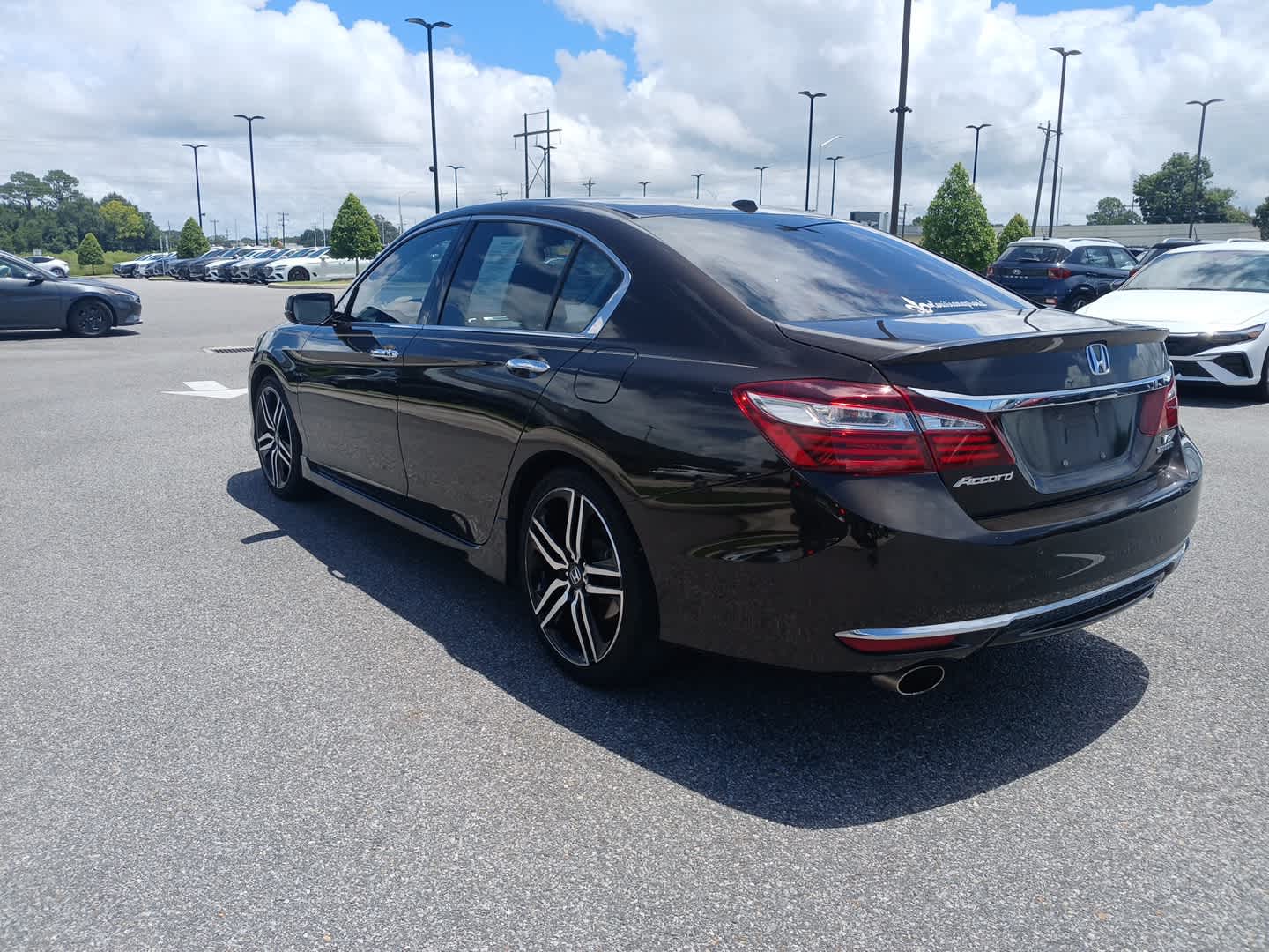 2016 Honda Accord Touring photo 3
