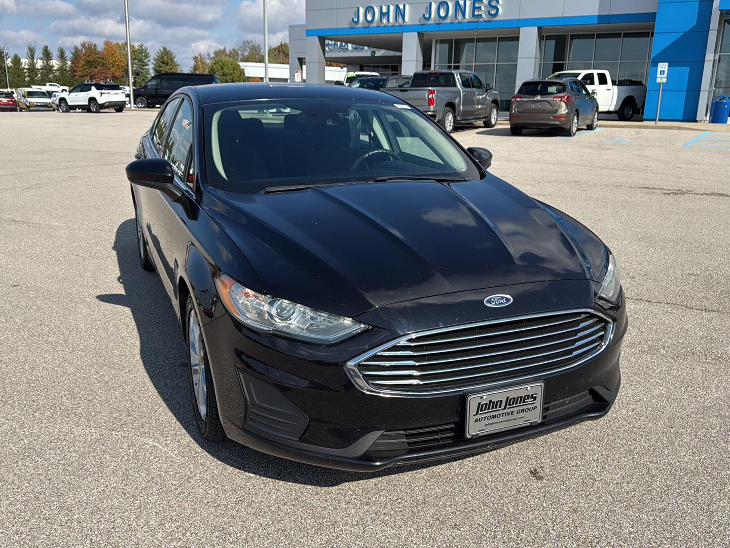 Used 2019 Ford Fusion SE with VIN 3FA6P0HD2KR186372 for sale in Salem, IN