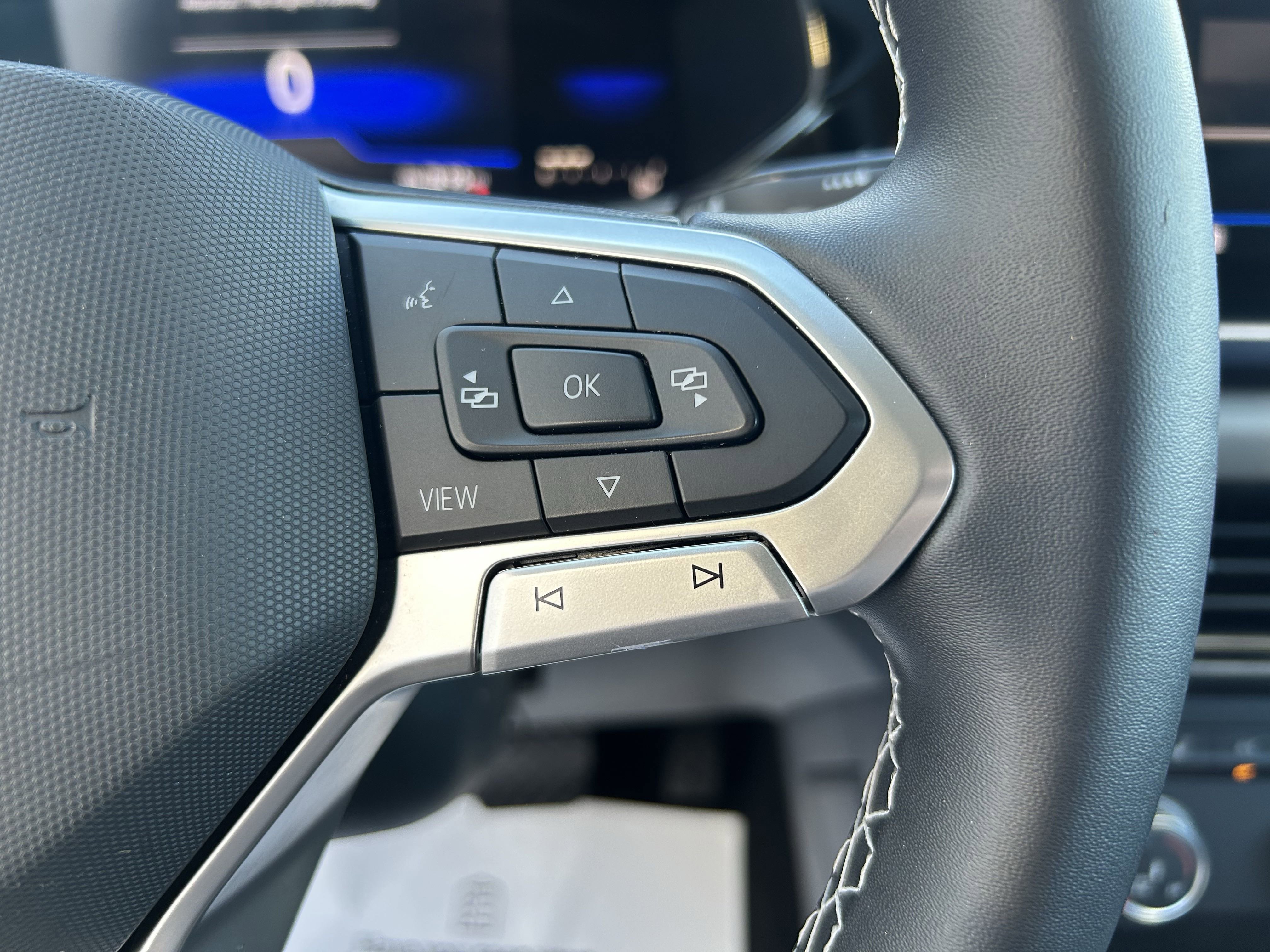 2022 Volkswagen Taos SE photo 7
