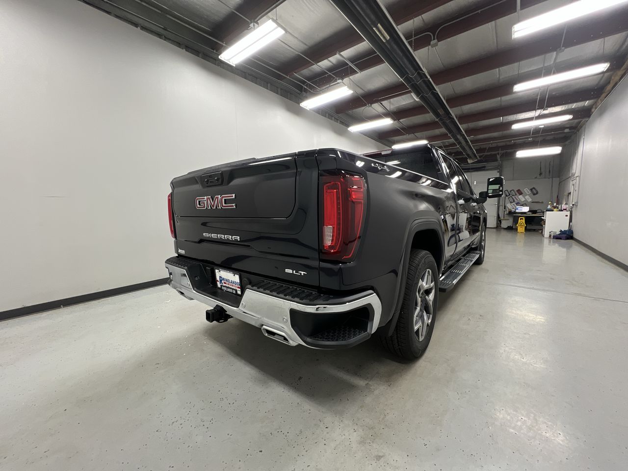 2026 Gmc Sierra 1500 SLT photo 7