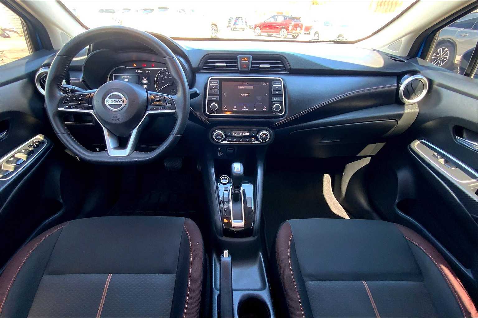 2020 Nissan Versa SR photo 13
