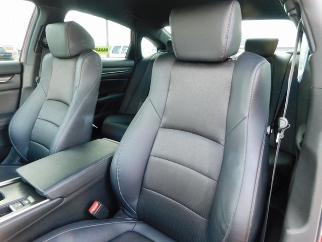 2019 Honda Accord Sport photo 15