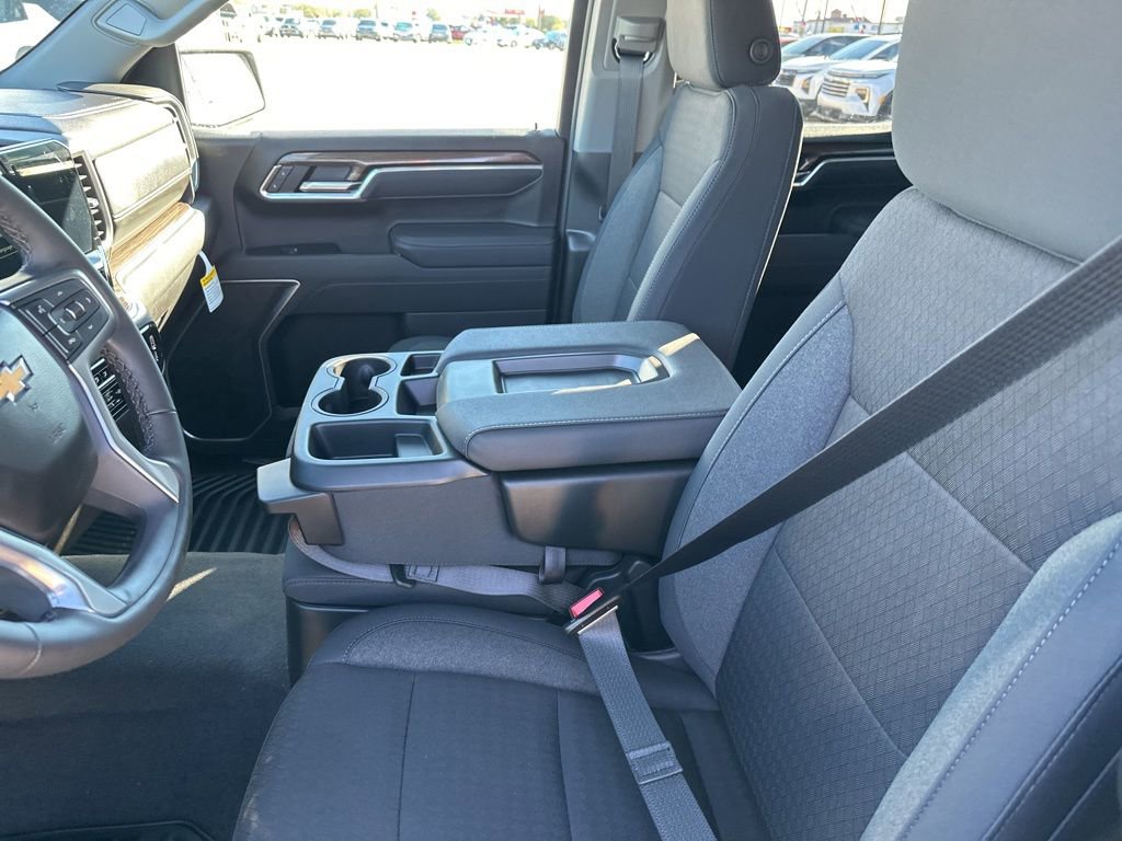 2026 Chevrolet Silverado 1500 LT photo 2