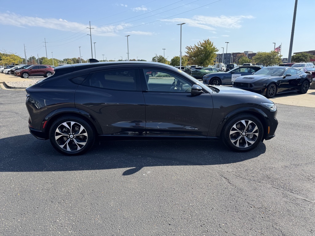 2022 Ford Mustang Mach-E Premium photo 2