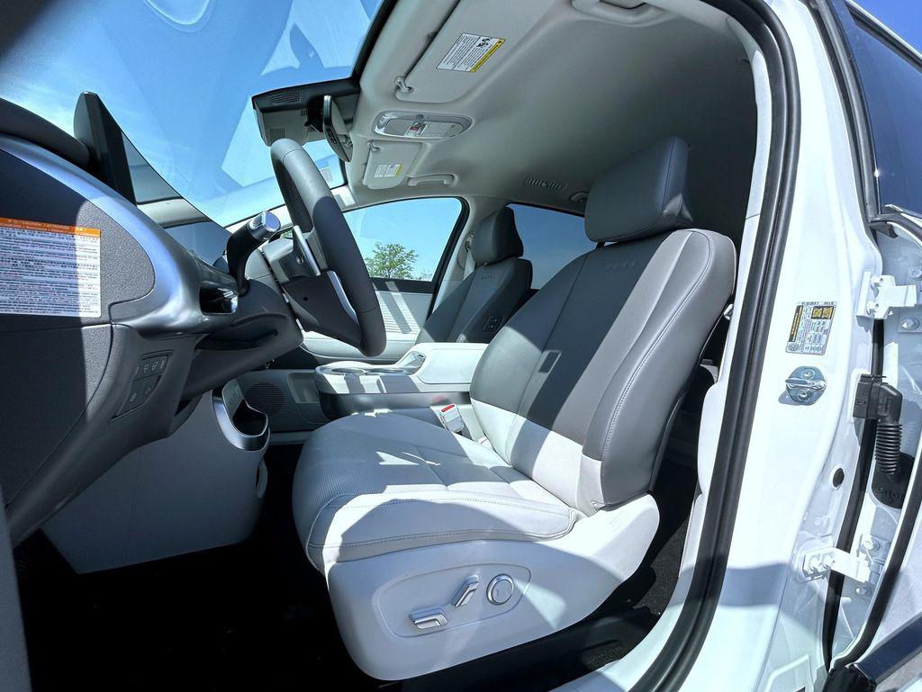 2026 Hyundai Ioniq SEL photo 10