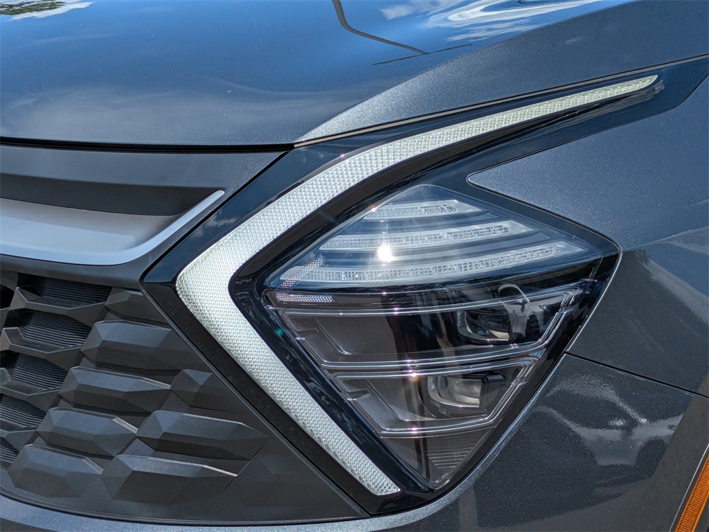 2025 Kia Sportage Hybrid LX photo 5