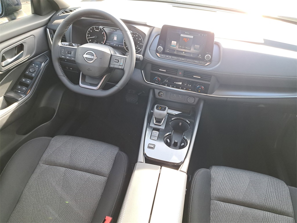 2026 Nissan Rogue SV photo 15