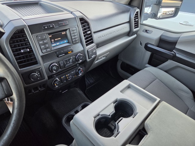 2017 Ford F-350 Platinum photo 27