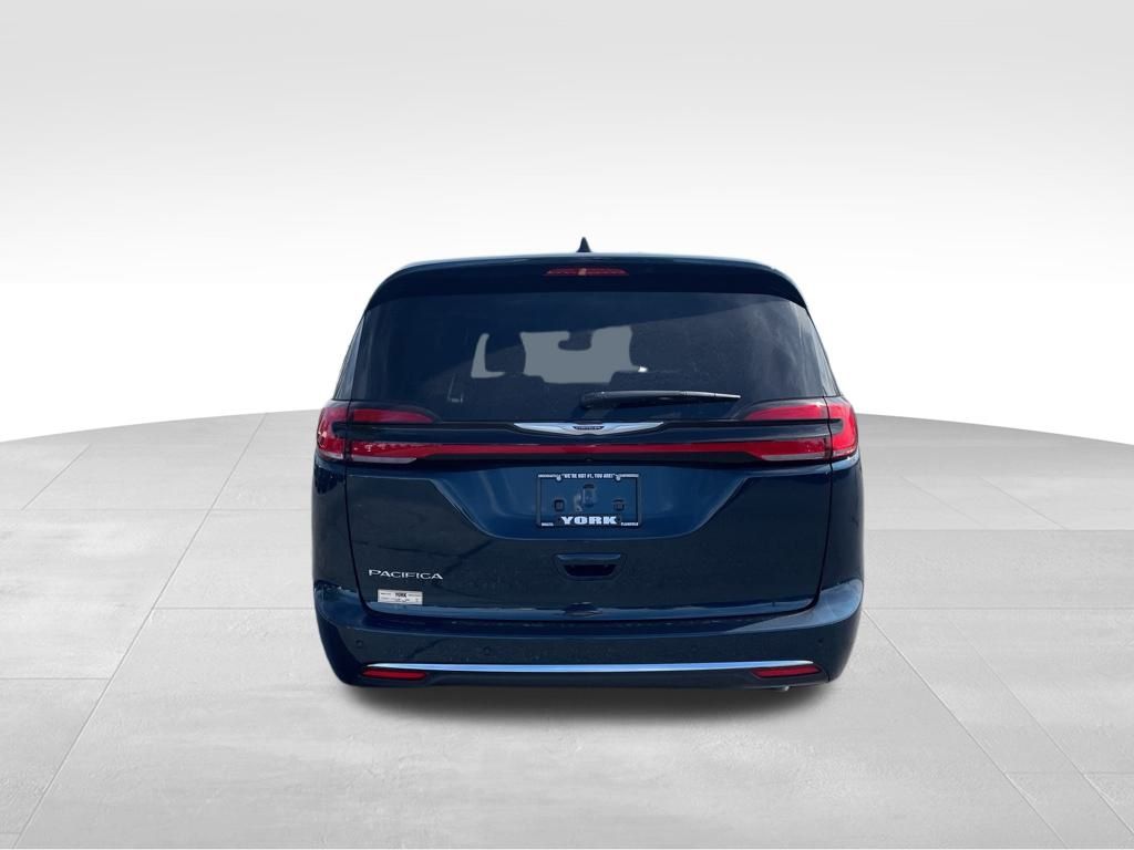 2025 Chrysler Pacifica photo 4