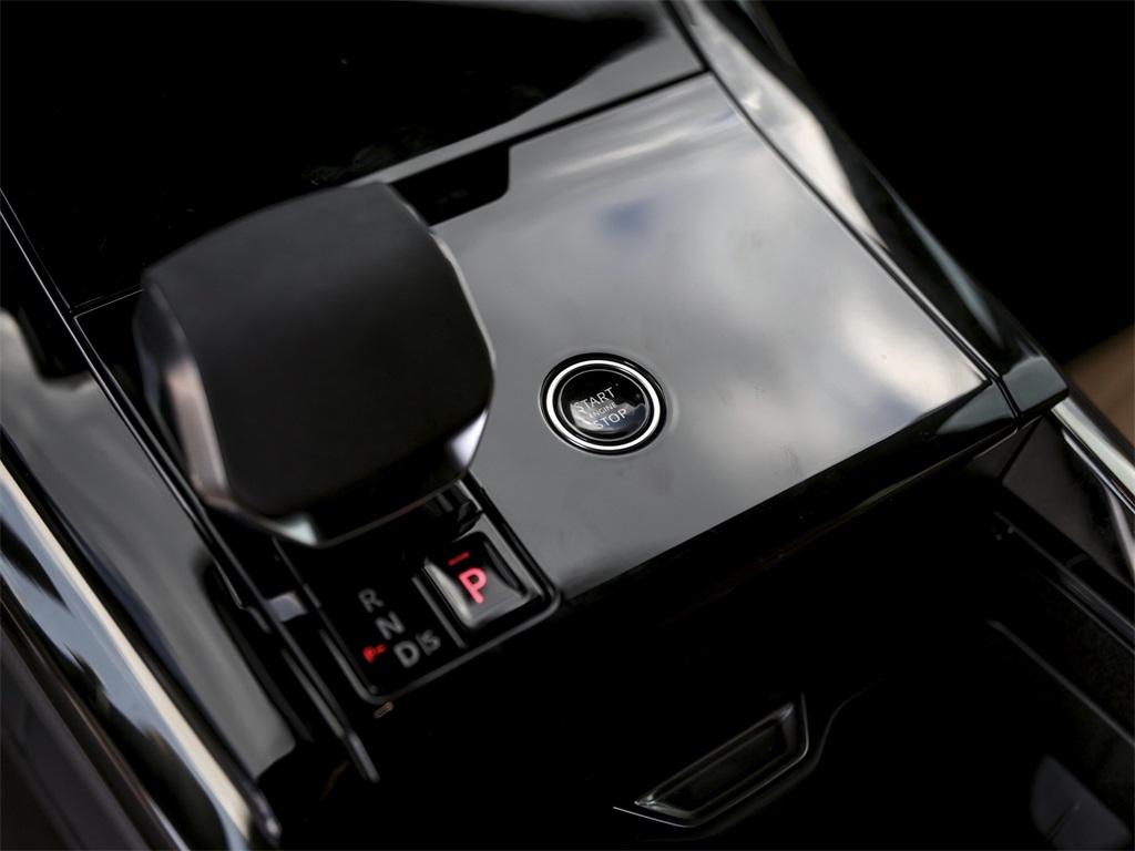 2025 Land Rover Range Rover Sport SE photo 19